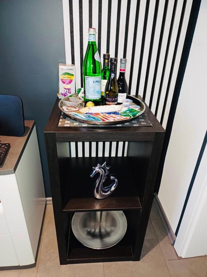 Apartment 6 *